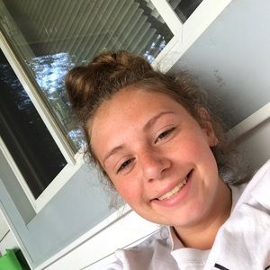 Meet your Posher, Talia